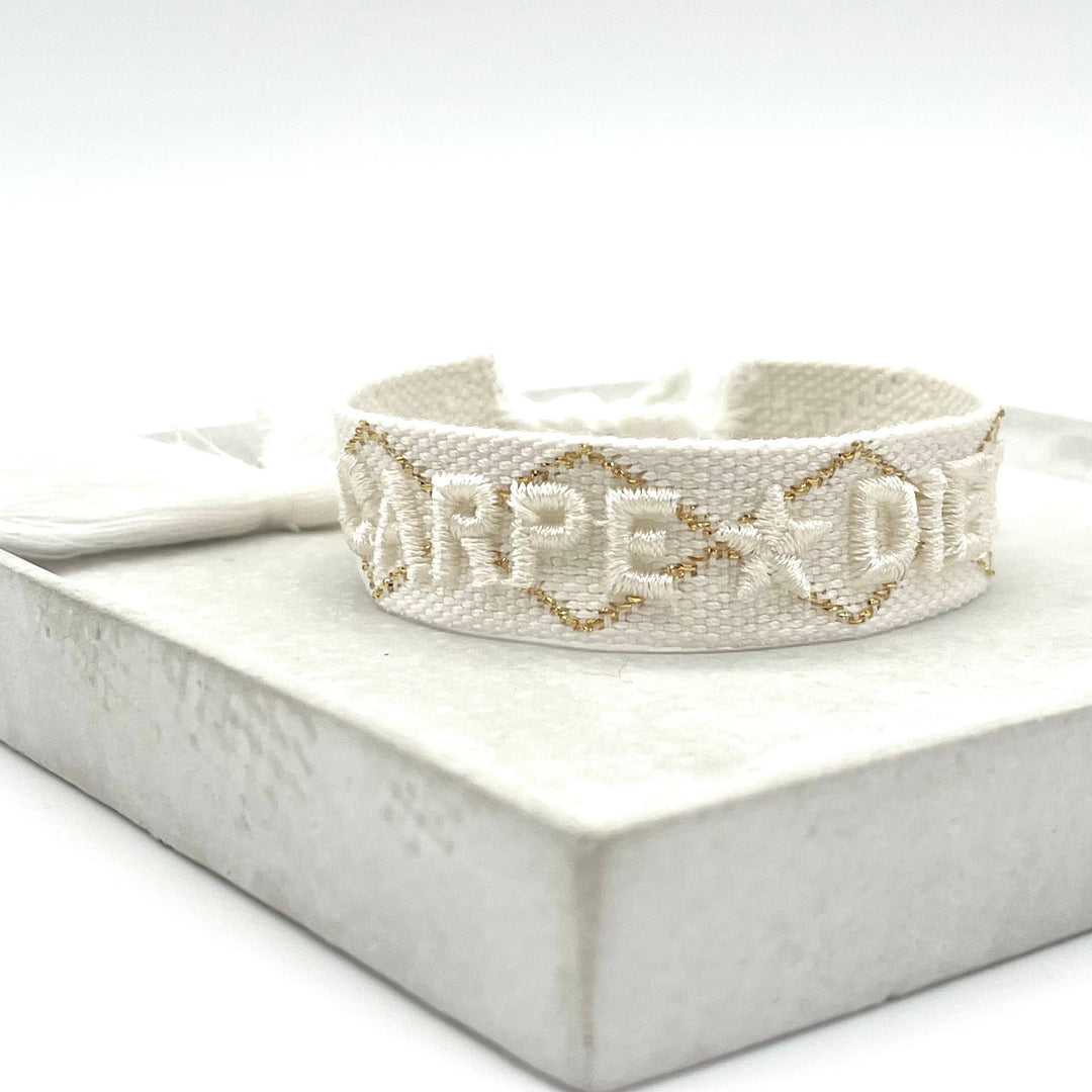 Bracelet CARPE DIEM tissé et brodé