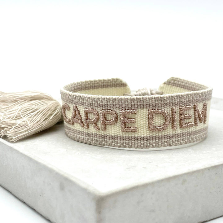Bracelet CARPE DIEM tissé et brodé