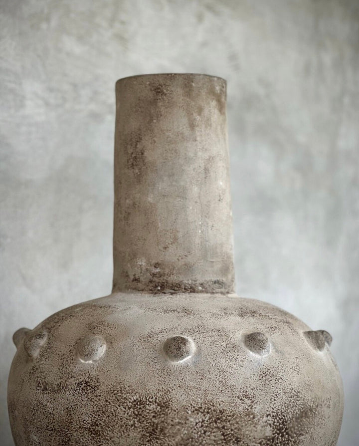 Grand Pot/ Vase  Antic