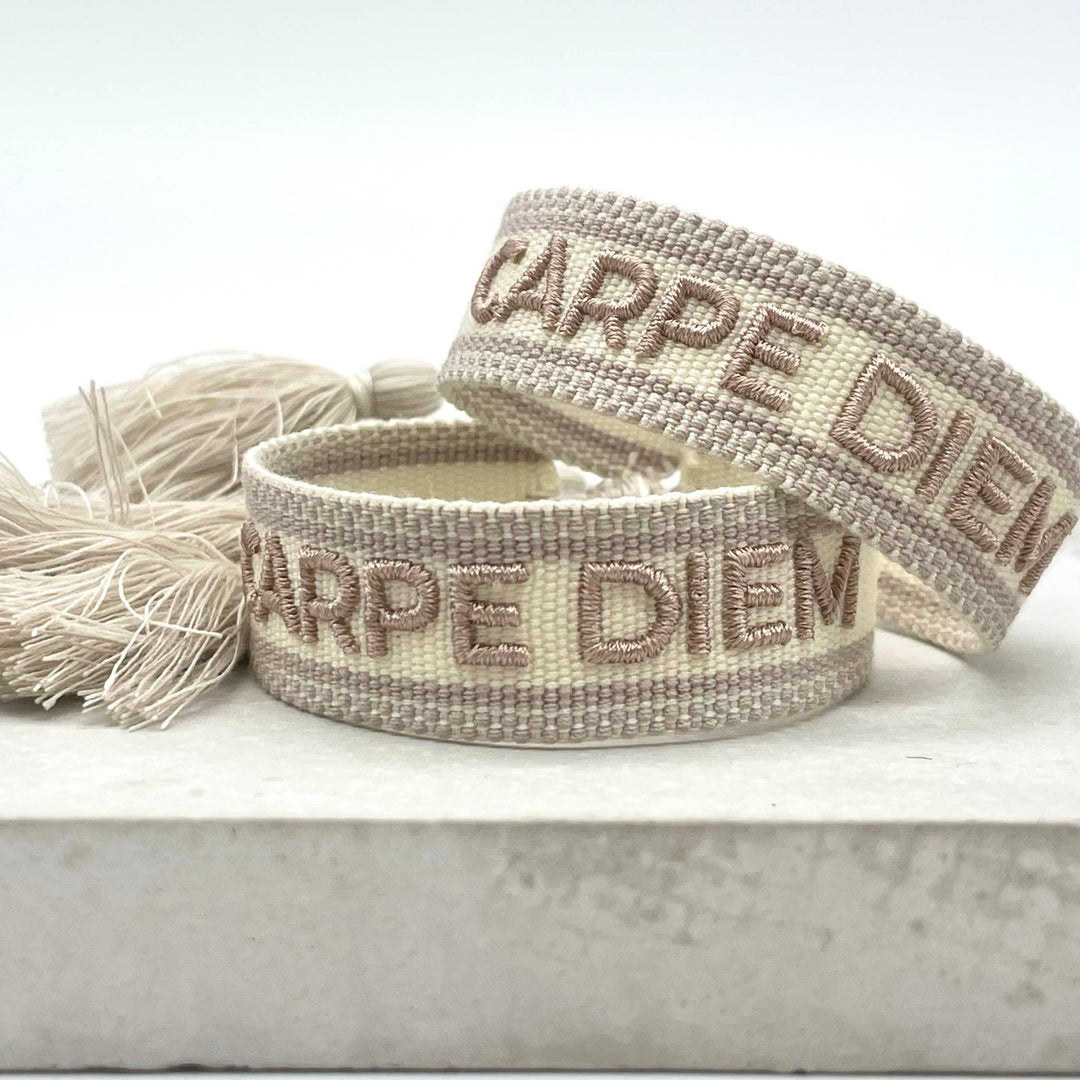 Bracelet CARPE DIEM tissé et brodé