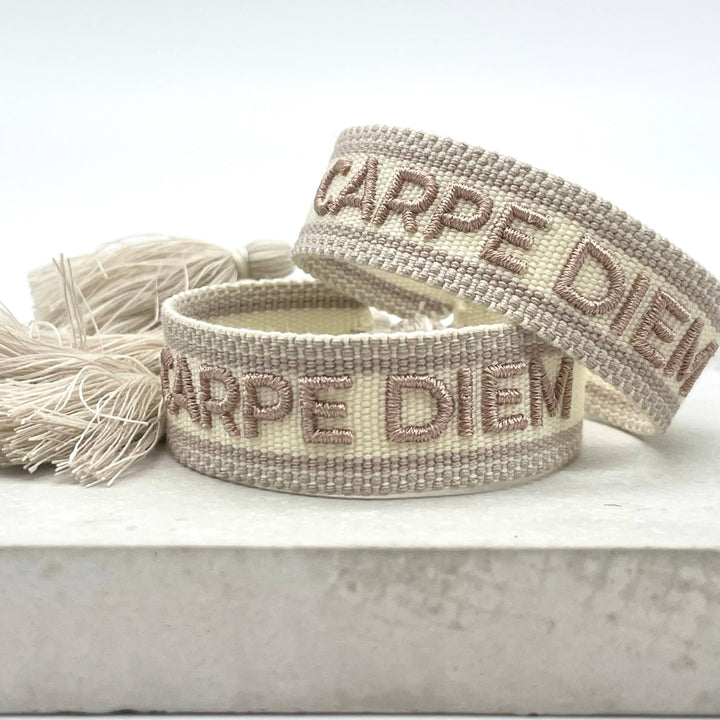 Bracelet CARPE DIEM tissé et brodé